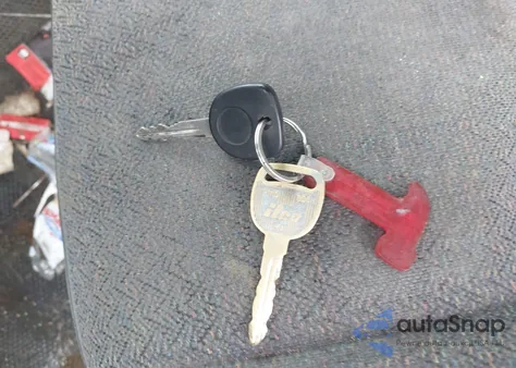 2005 Chevrolet Silverado 1500 Work Truck from USA, damaged, VIN 1GCEC19X15Z264141